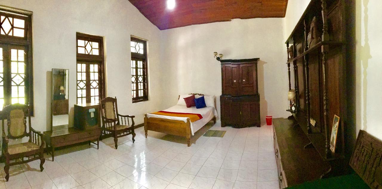 Antique Tourists Lodge Kandy Dış mekan fotoğraf