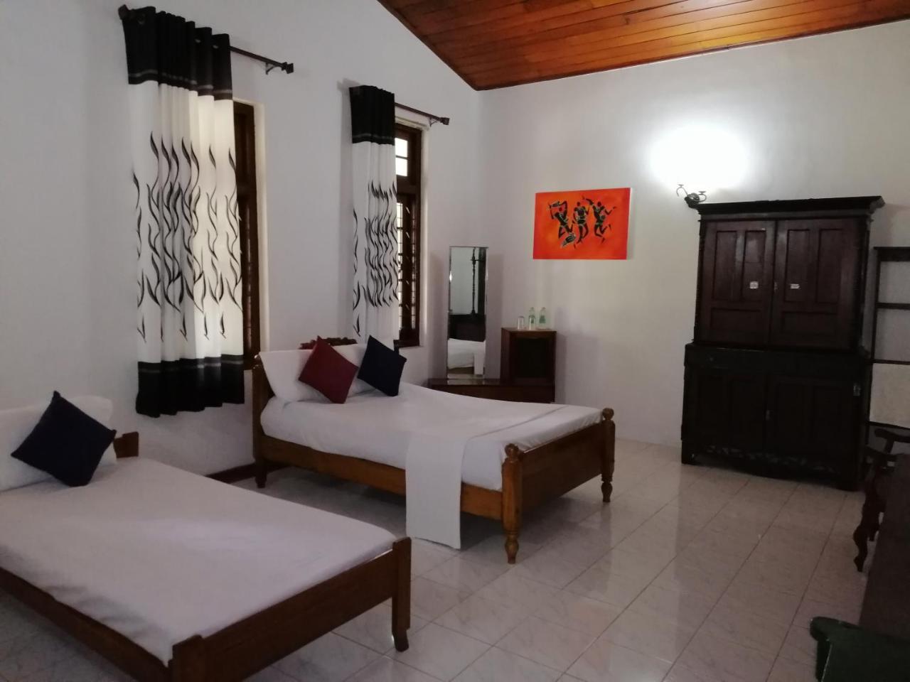 Antique Tourists Lodge Kandy Dış mekan fotoğraf