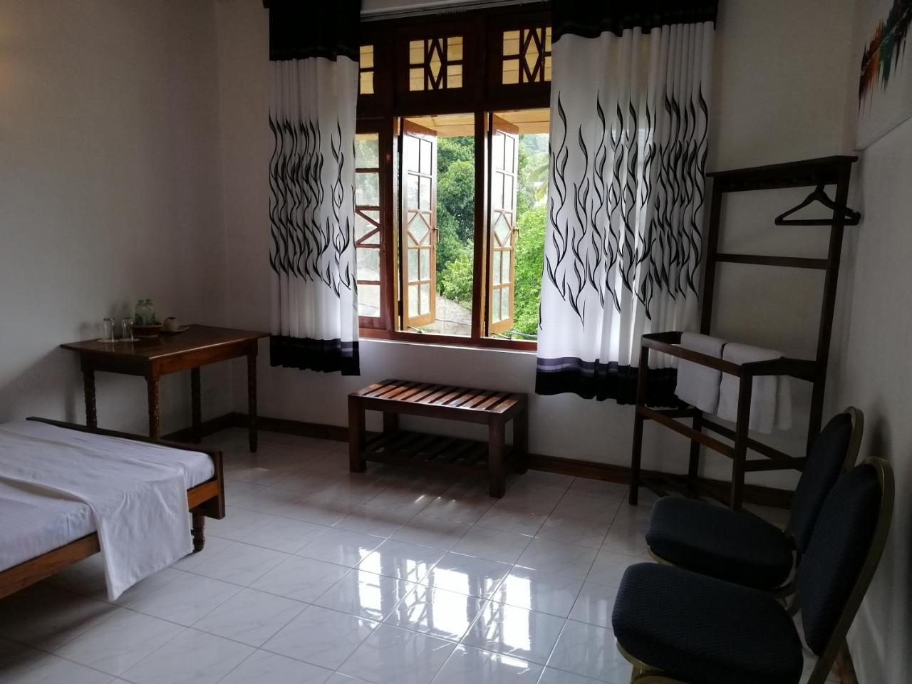 Antique Tourists Lodge Kandy Dış mekan fotoğraf