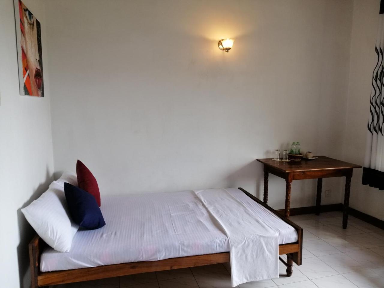 Antique Tourists Lodge Kandy Dış mekan fotoğraf