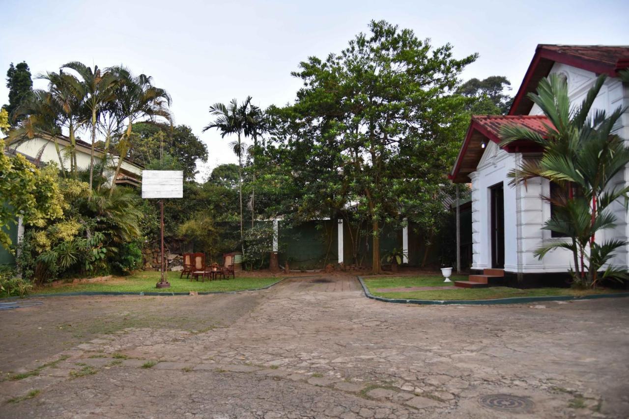 Antique Tourists Lodge Kandy Dış mekan fotoğraf