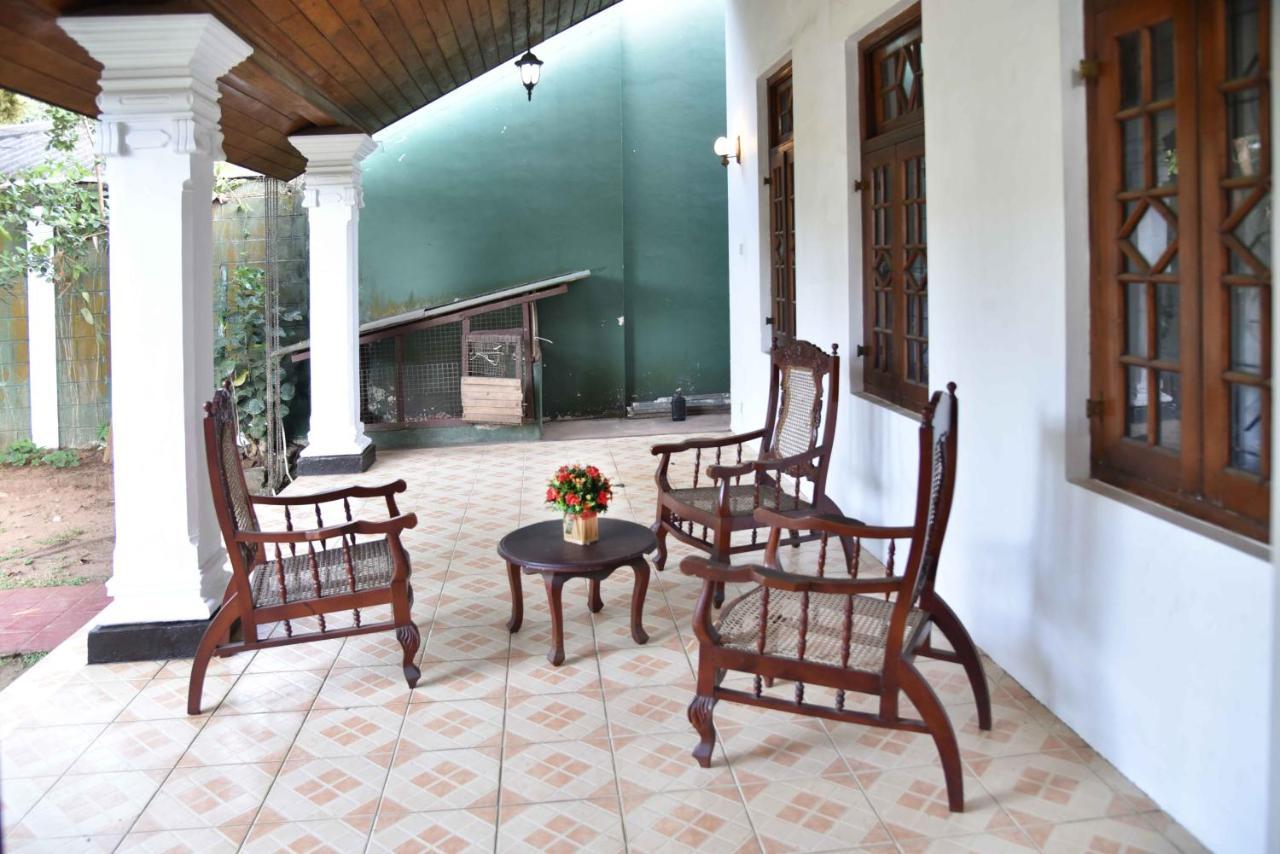 Antique Tourists Lodge Kandy Dış mekan fotoğraf