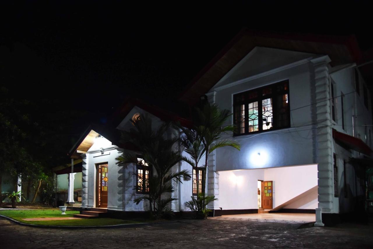 Antique Tourists Lodge Kandy Dış mekan fotoğraf