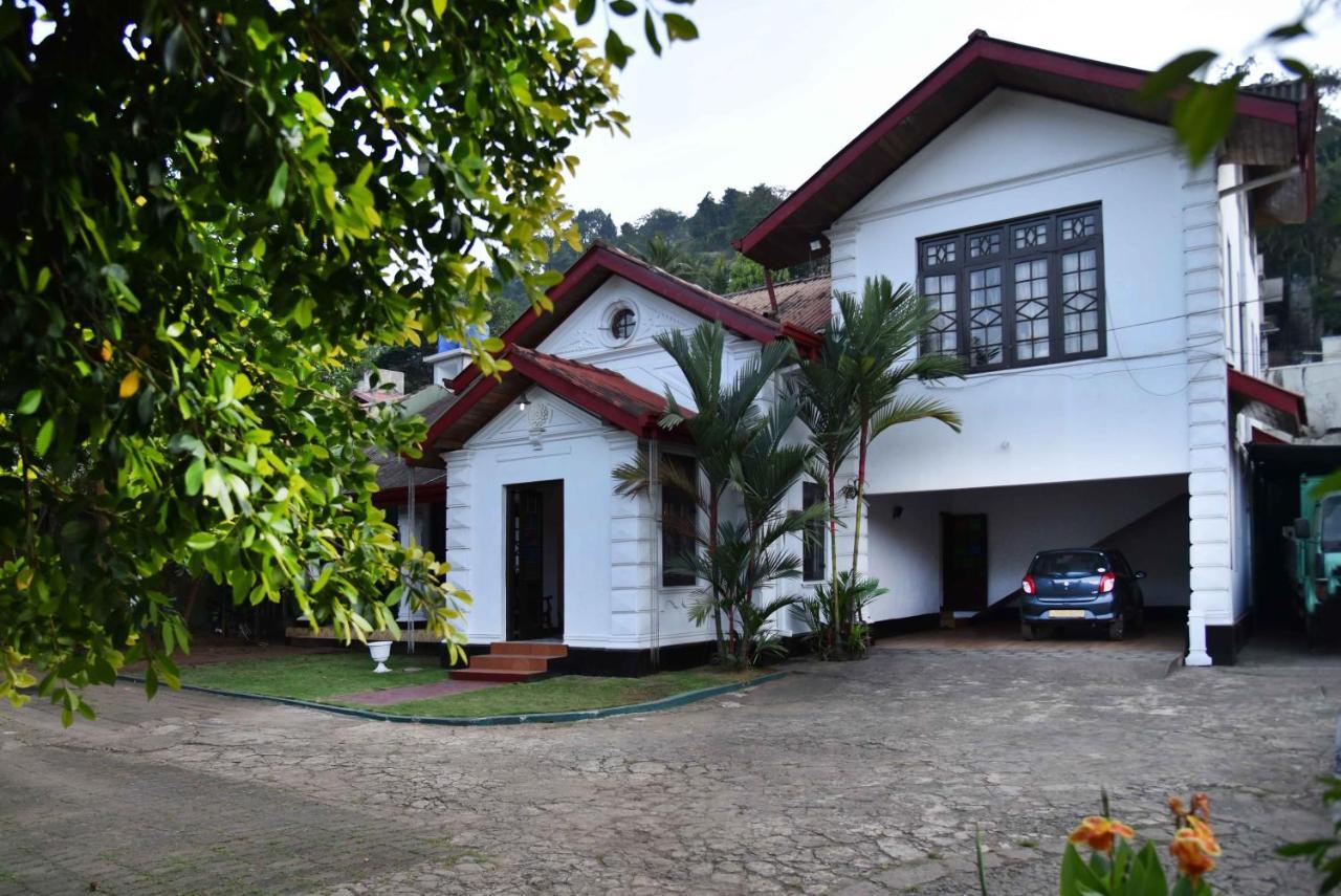 Antique Tourists Lodge Kandy Dış mekan fotoğraf