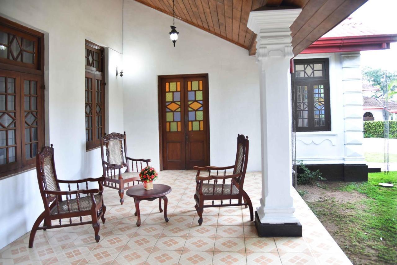 Antique Tourists Lodge Kandy Dış mekan fotoğraf